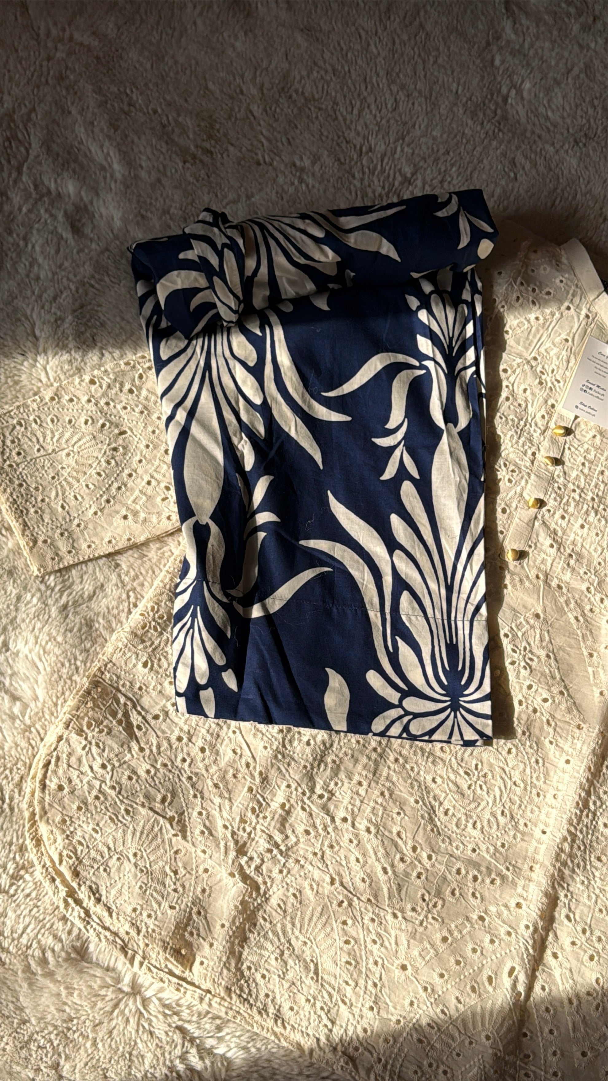 Cream chikankari set