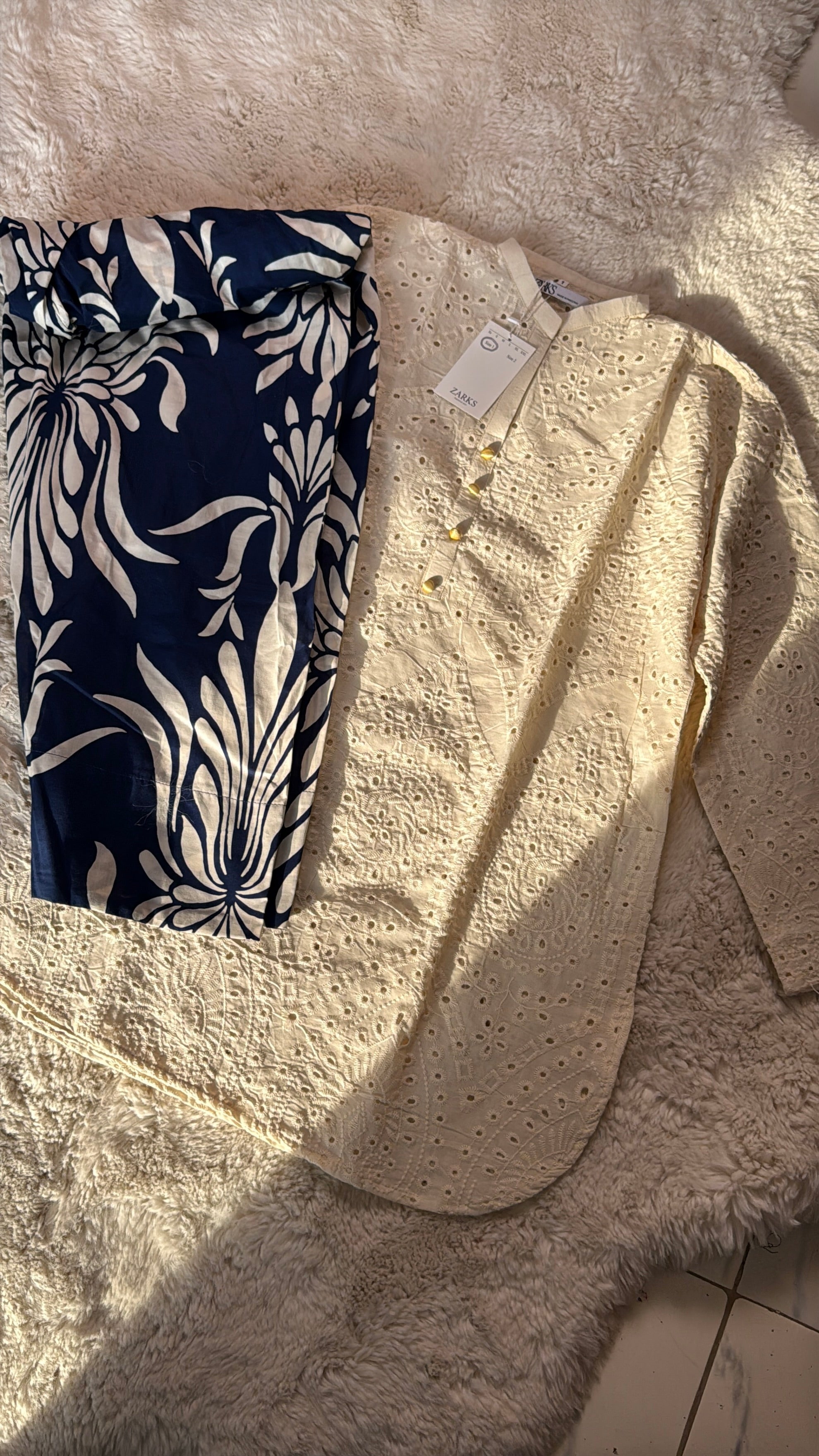 Cream chikankari set