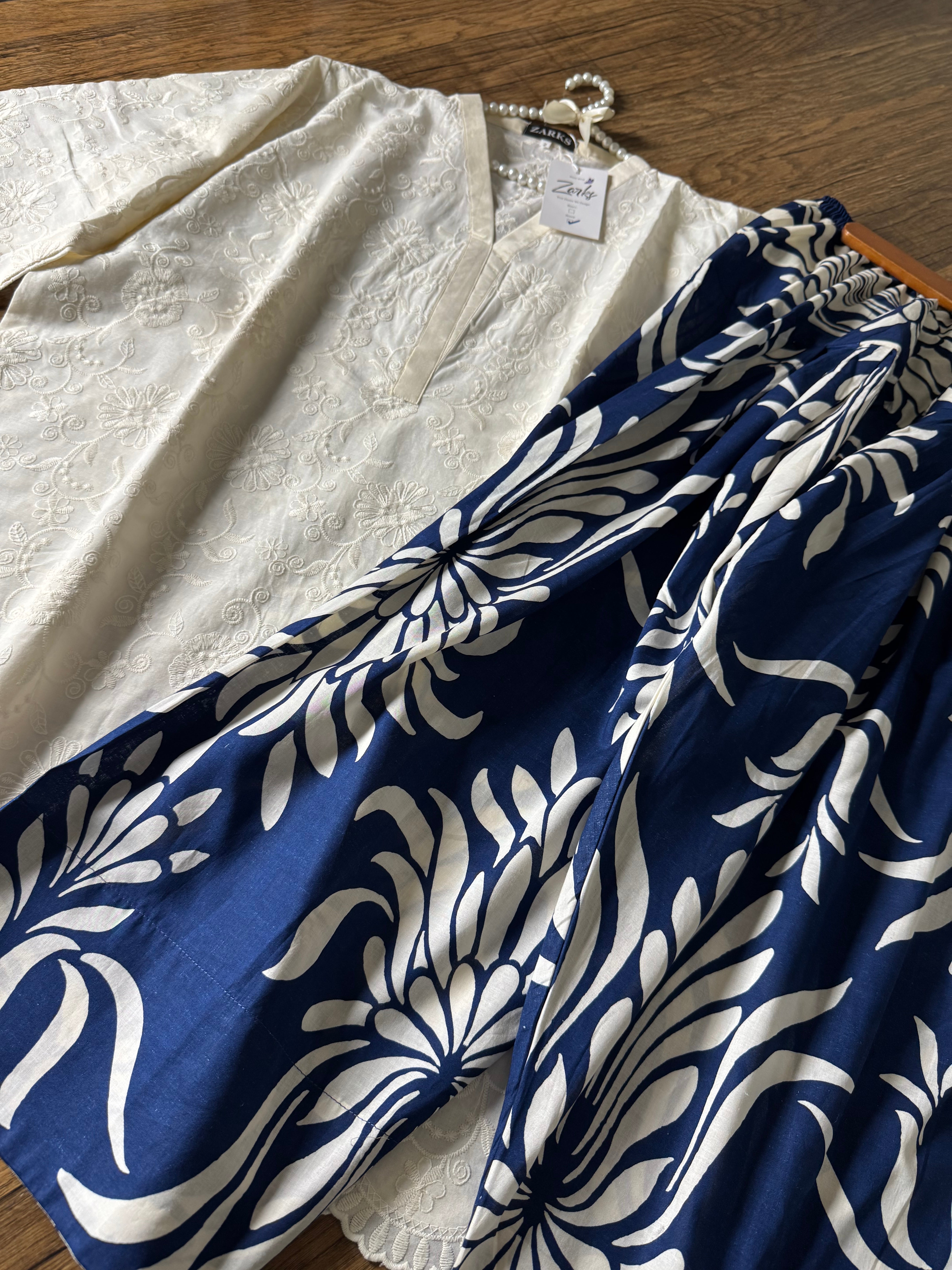 Cream Chickenkari set