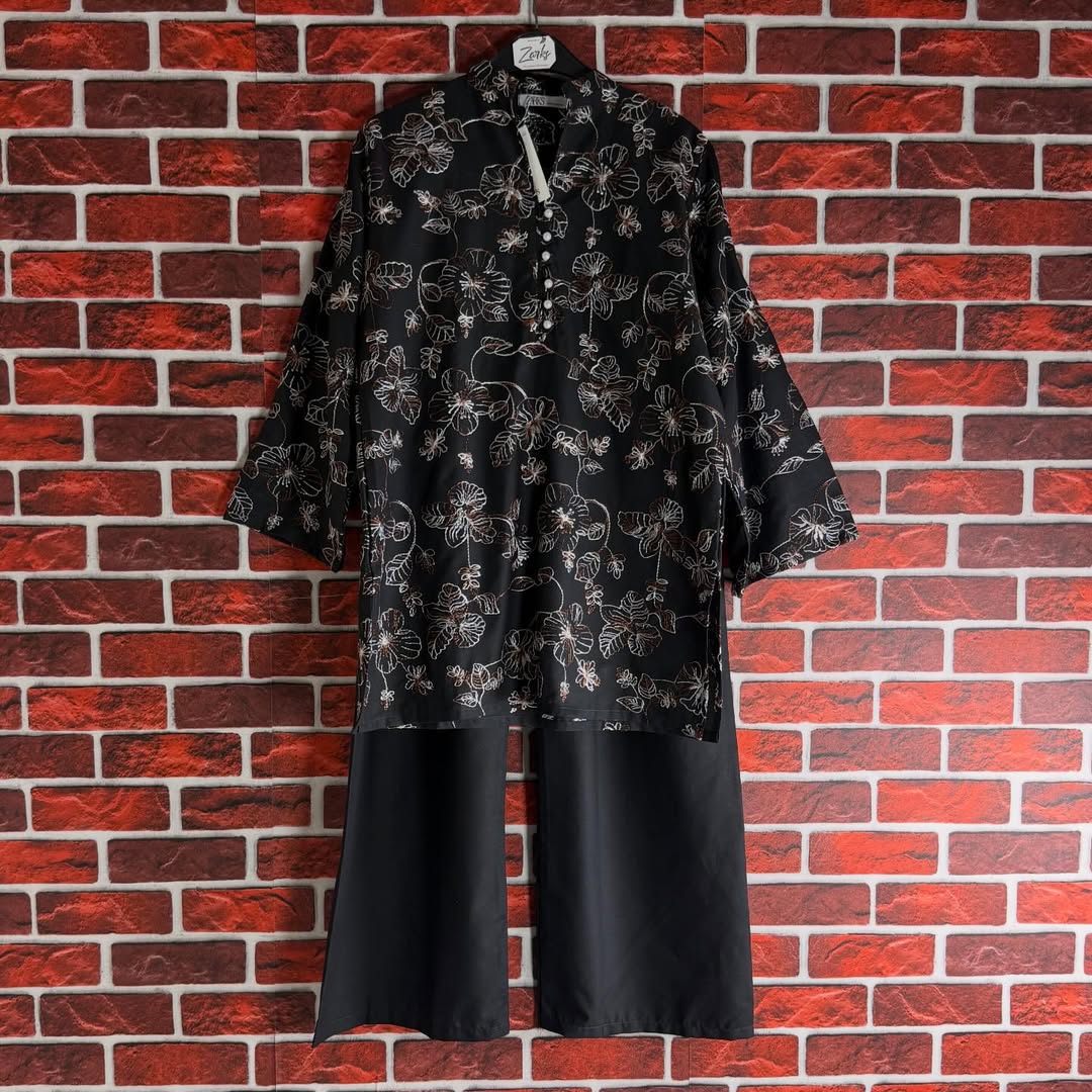 Black fleur outfit