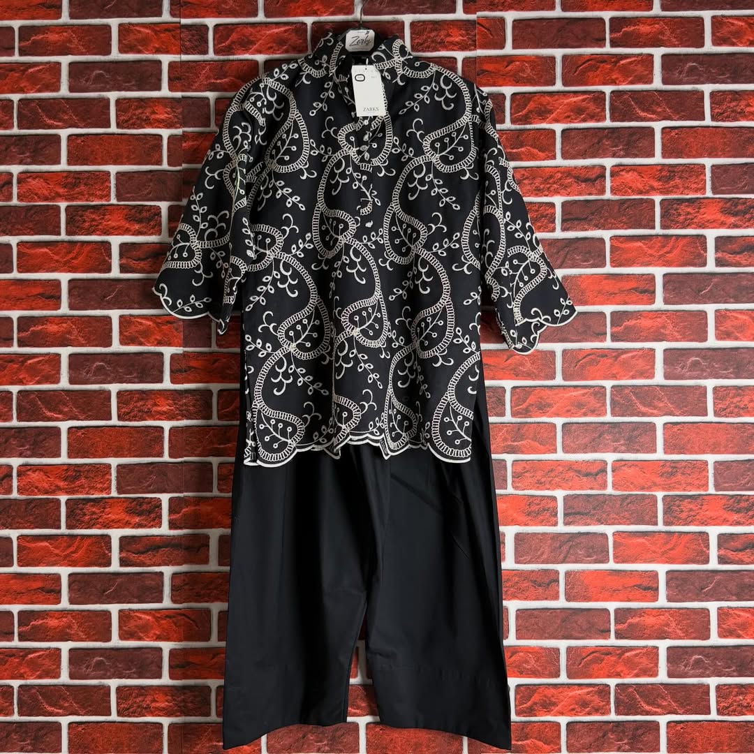 Black crochet set