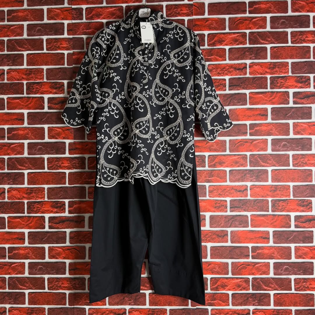 Black crochet set