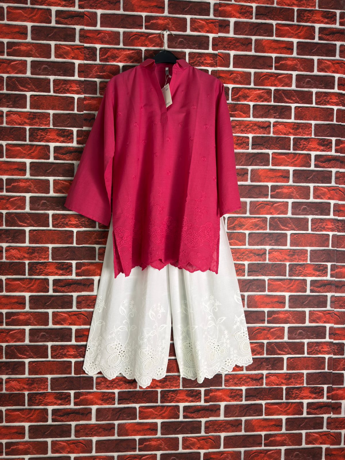 Fuschia schiffli coord