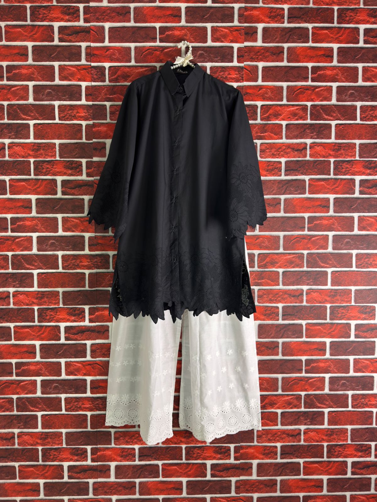 Black sunflower schiffli