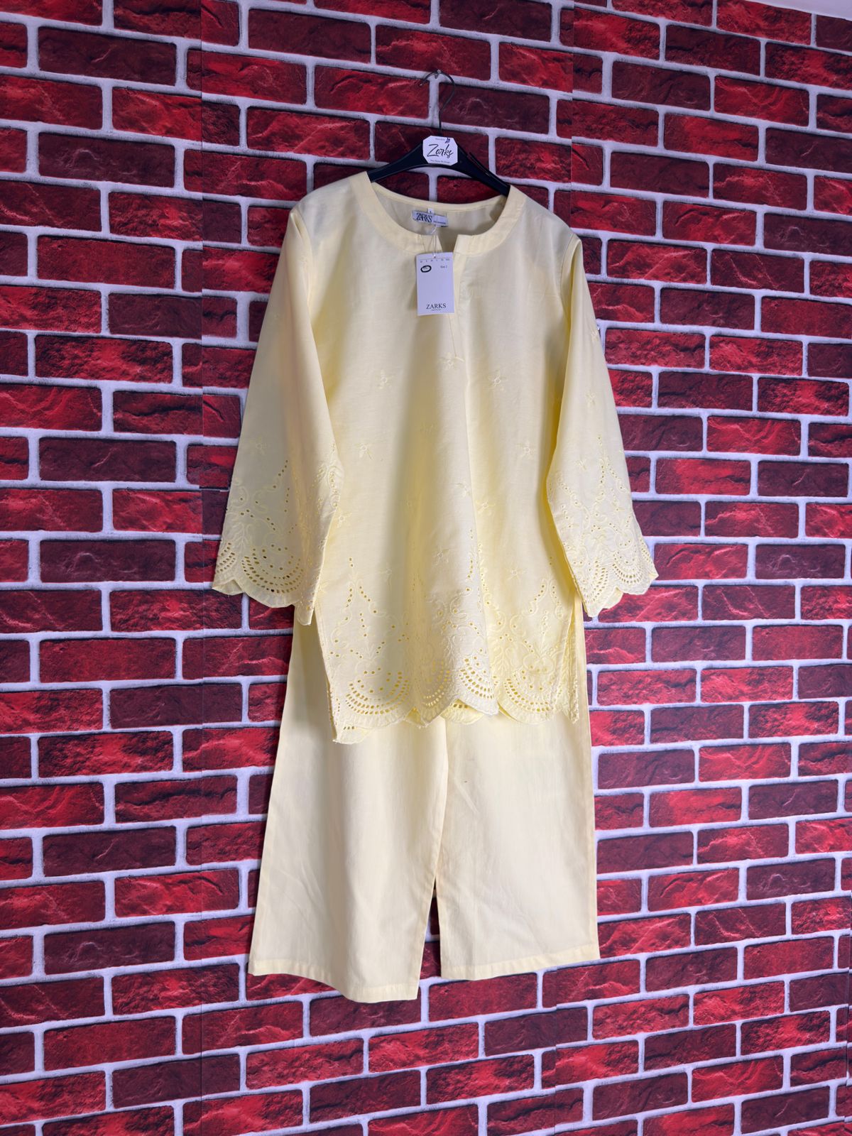Butter yellow schiffli coord