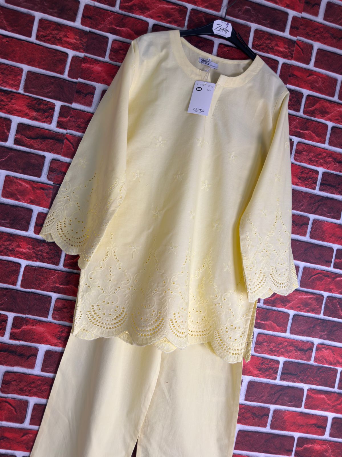 Butter yellow schiffli coord