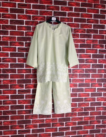 Pistachio schiffli coord