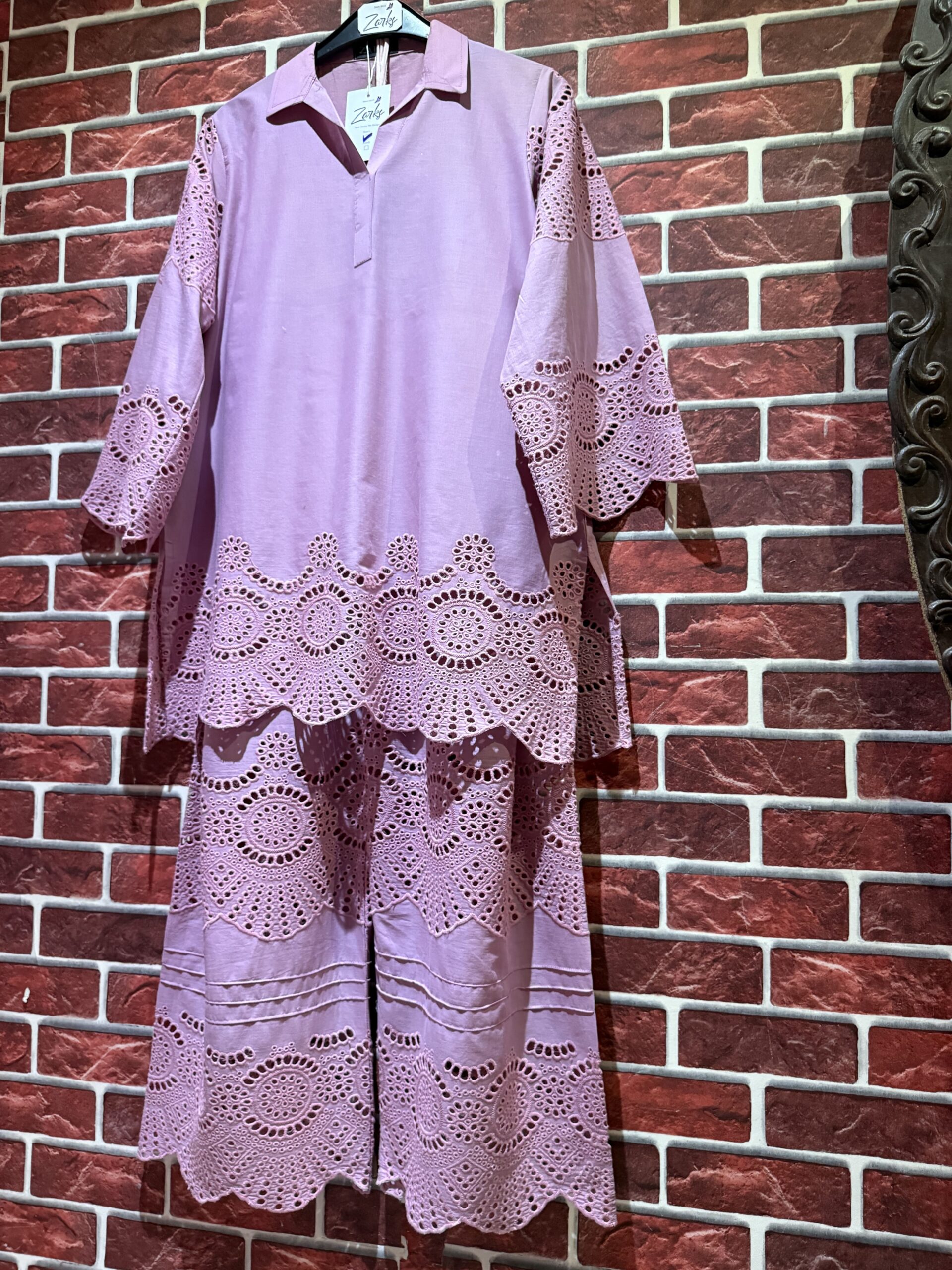 Teapink mauve schiffli coord