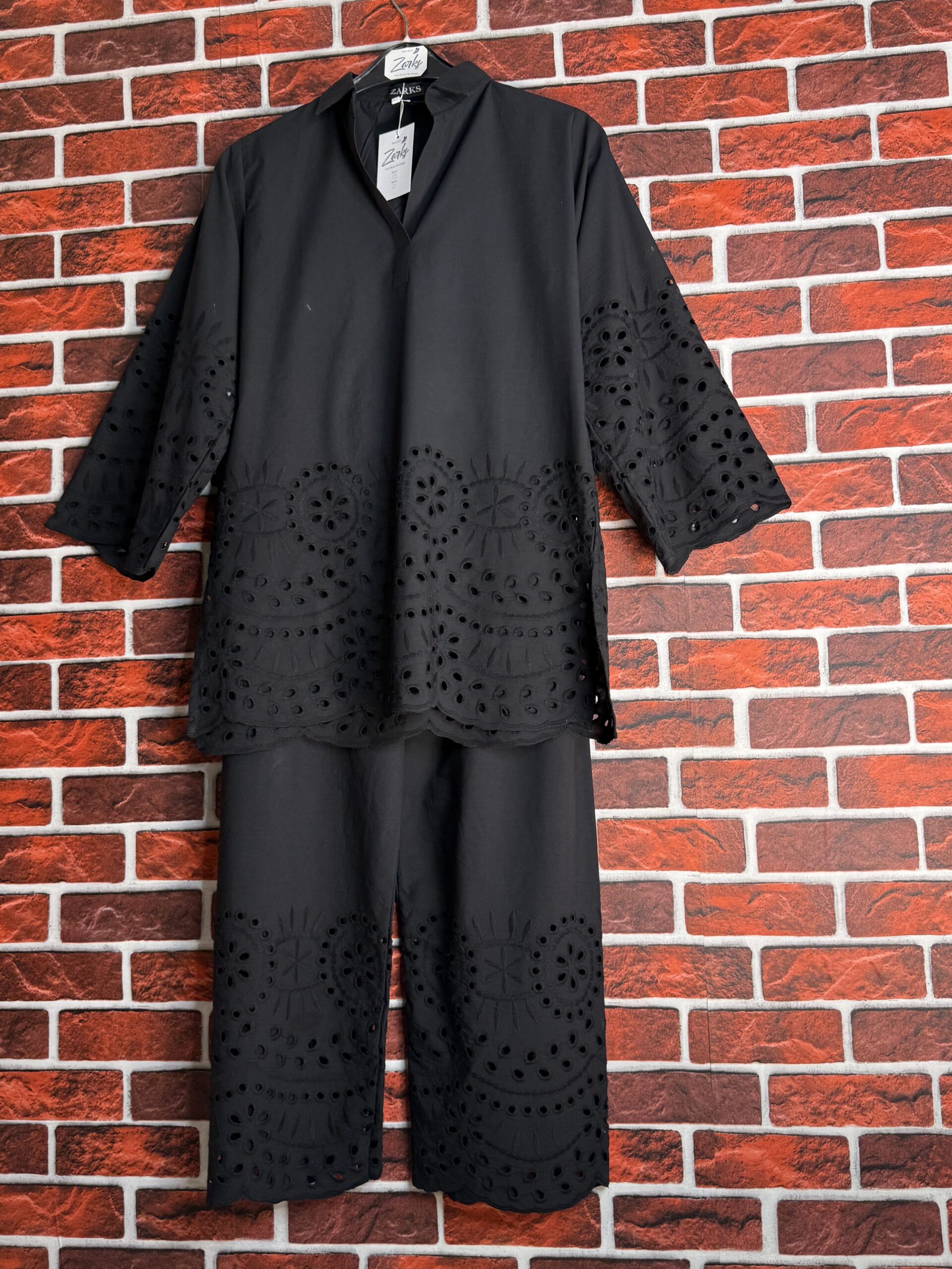 Black schiffli coord