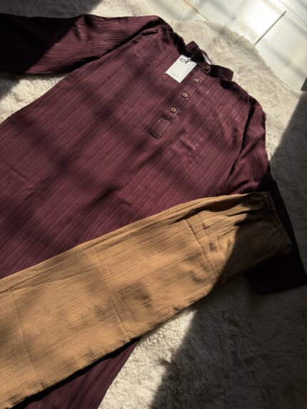 Burgundy texture fit